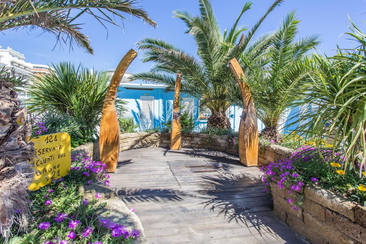 Hotel Nuovo Giardino Римини Экстерьер фото
