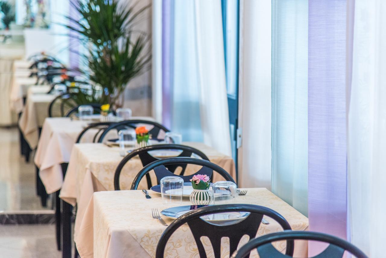 Hotel Nuovo Giardino Римини Экстерьер фото